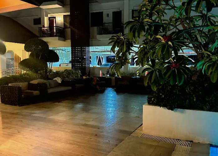 Hotel Bachelorette In Mactan - Roma B 5*